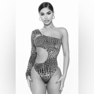 Fashion Nova One-Shoulder Bodysuit